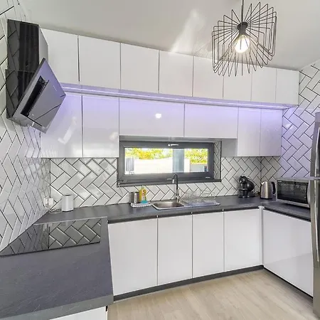 Villa Sosto Pihenohaz By Bltn Siófok