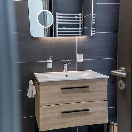Sosto Pihenohaz By Bltn Villa *